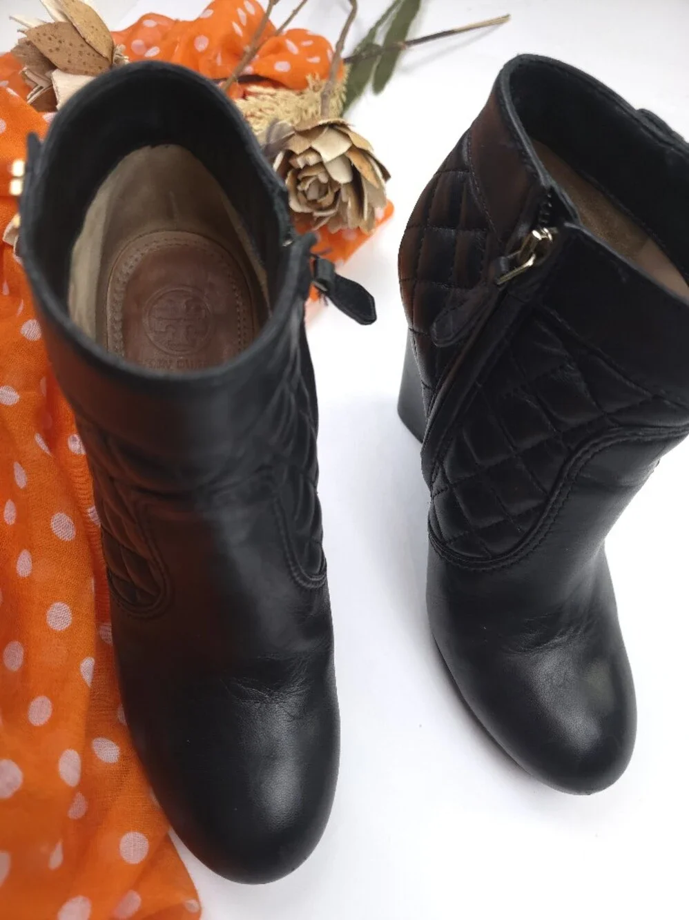 Tory Burch Quilted Leather Ankle Bootie in Black Sz 7½m